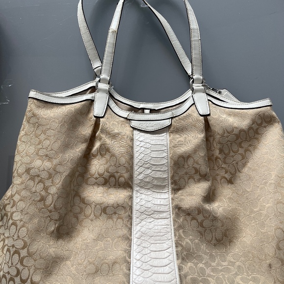 Coach shoulder purse  cream authentic - Picture 1 of 7